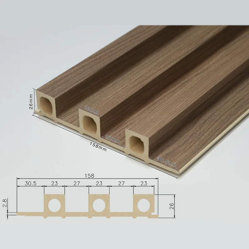 Panel estriado hueco de 3 rejillas 150